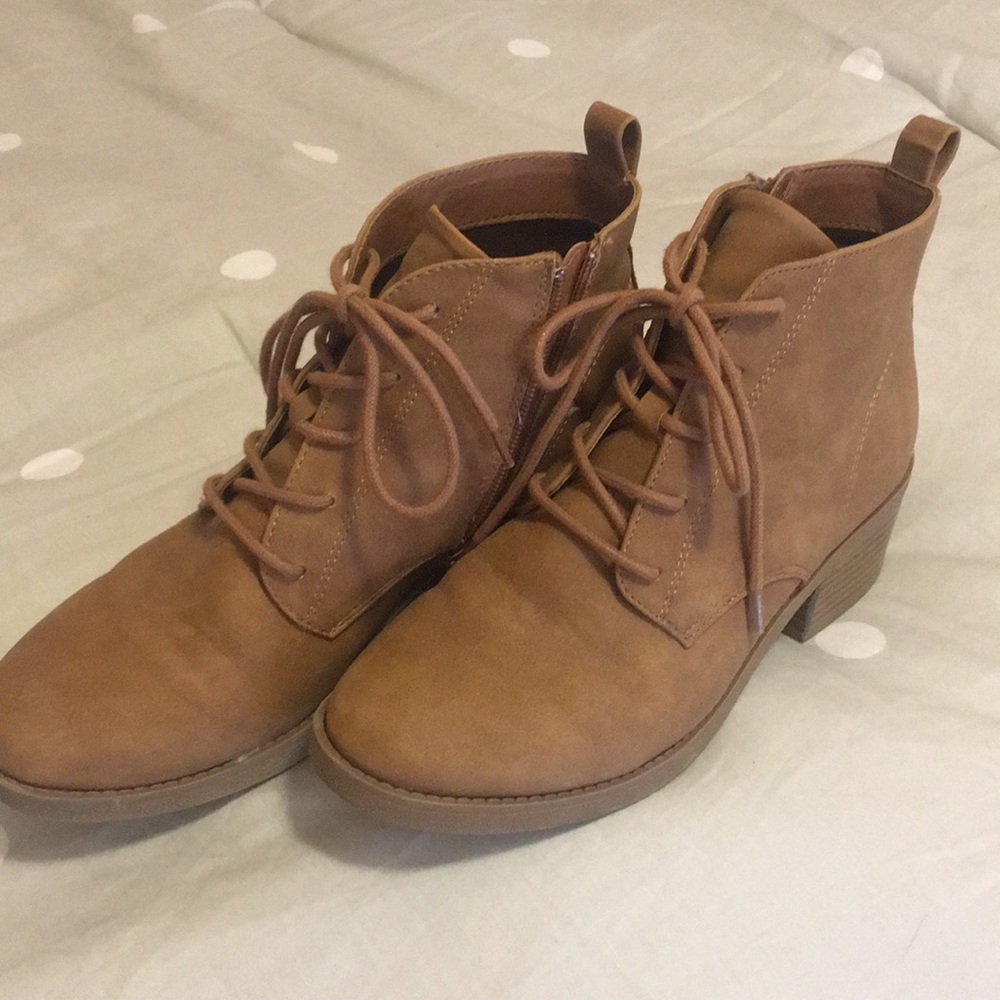 lace up booties